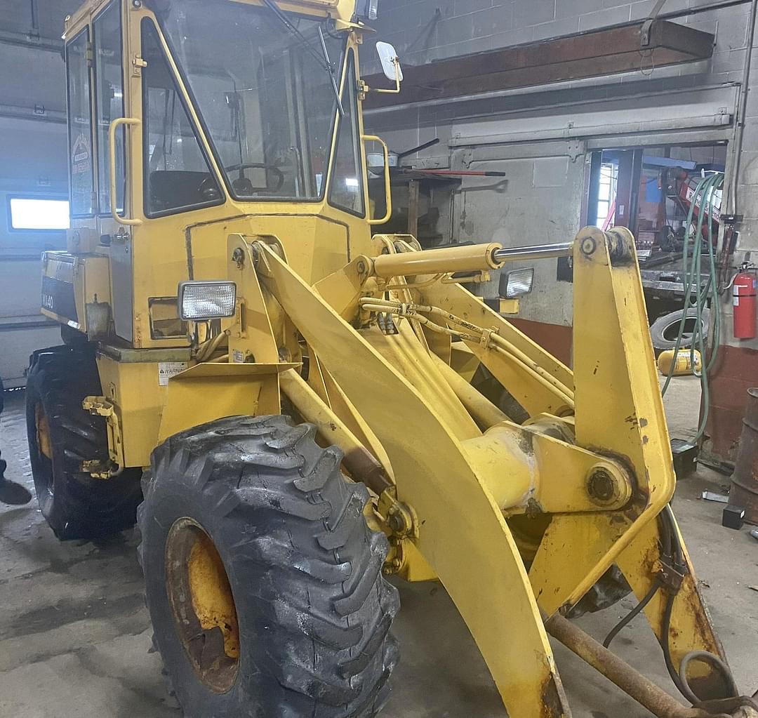 Image of Komatsu WA40 Primary image