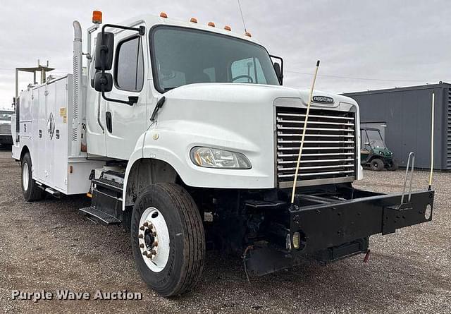 Image of Freightliner Business Class M2 equipment image 2