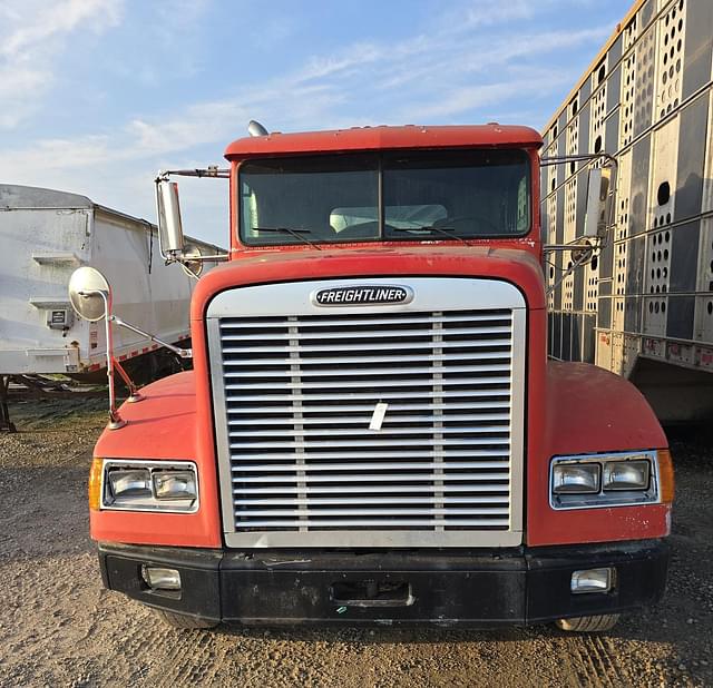 Image of Freightliner FLD120 equipment image 1