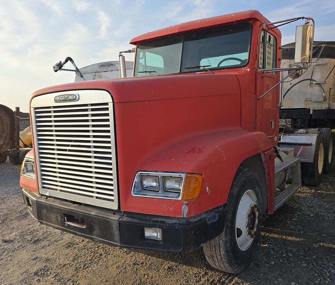 Image of Freightliner FLD120 Primary image