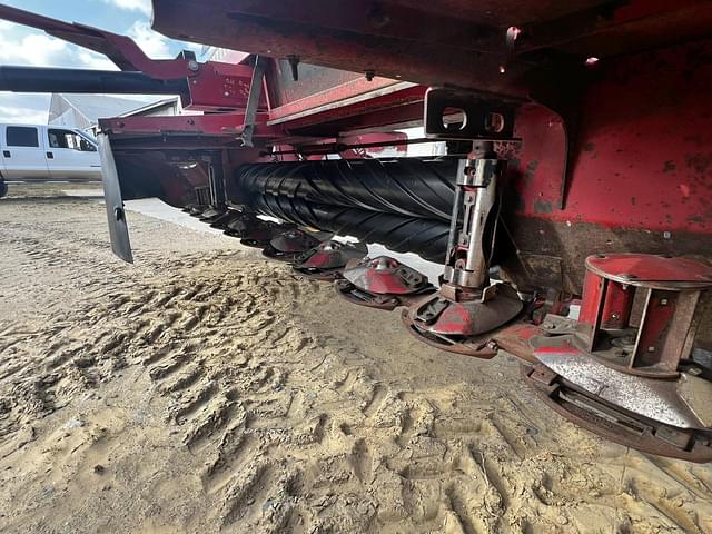 Image of New Holland H7460 equipment image 1