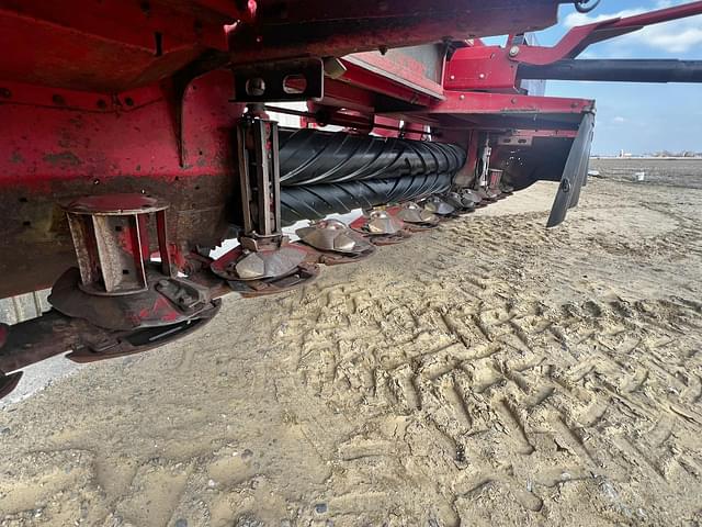 Image of New Holland H7460 equipment image 4