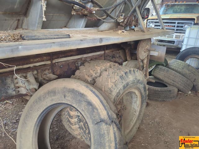 Image of Chevrolet Kodiak equipment image 3