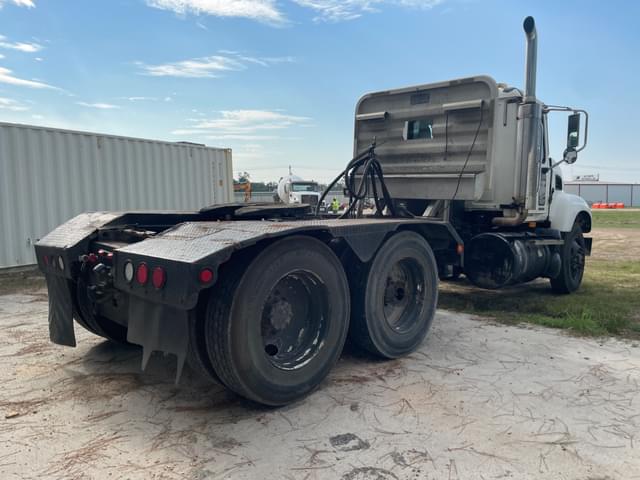 Image of Mack CV713 equipment image 4