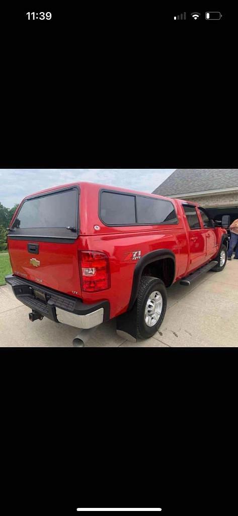 Image of Chevrolet 2500 equipment image 3