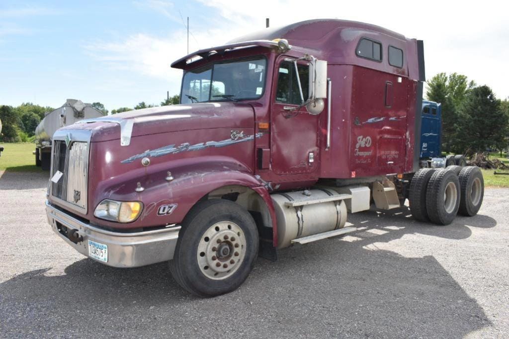 1998 International 9400 Equipment Image0