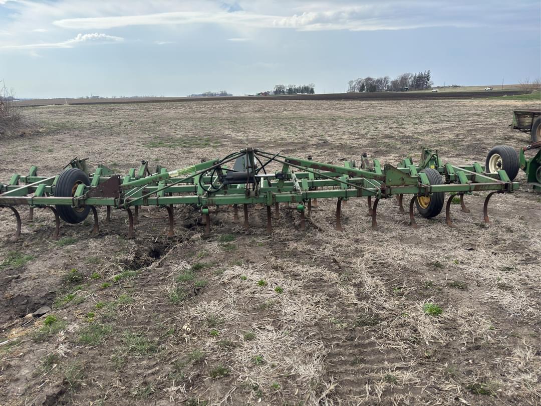 Image of John Deere 1100 Primary image