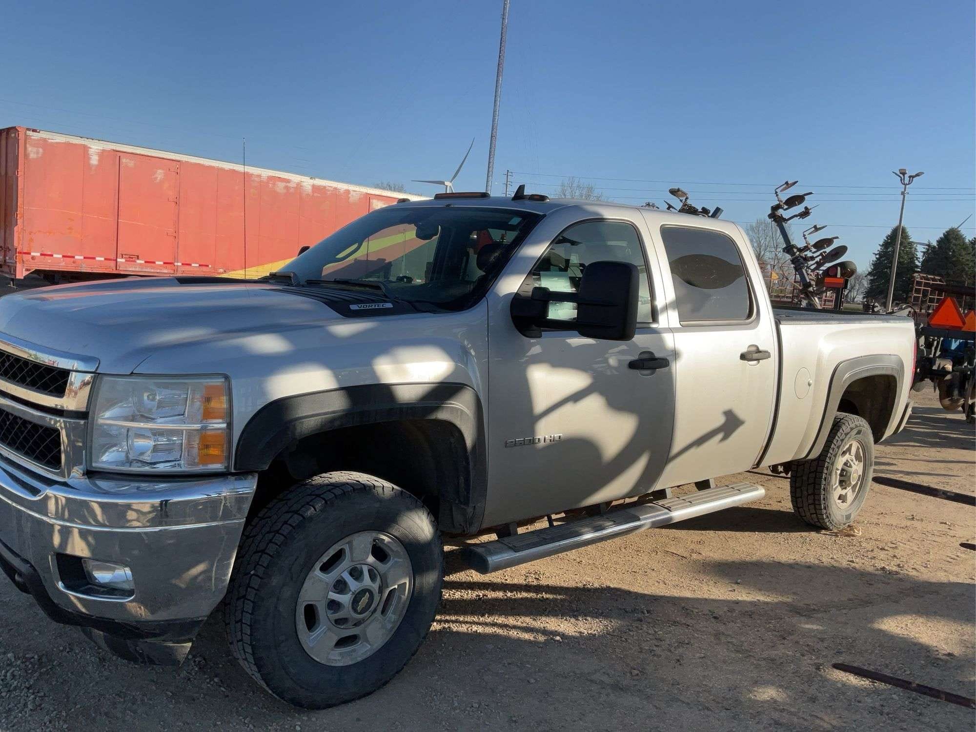 2011 Chevrolet 2500HD Equipment Image0