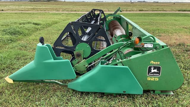 Image of John Deere 925 equipment image 1