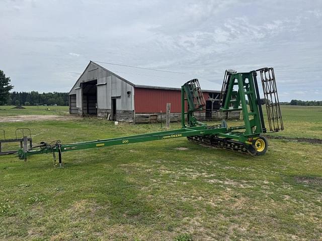 Image of John Deere 200 equipment image 1