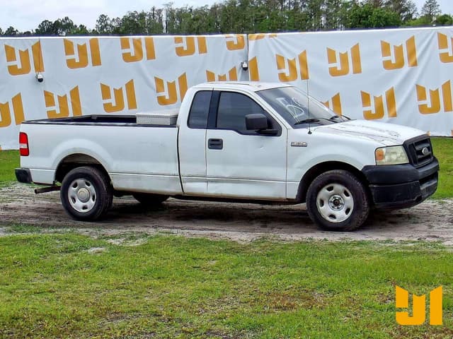 Image of Ford F-150 equipment image 3