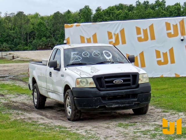 Image of Ford F-150 equipment image 1