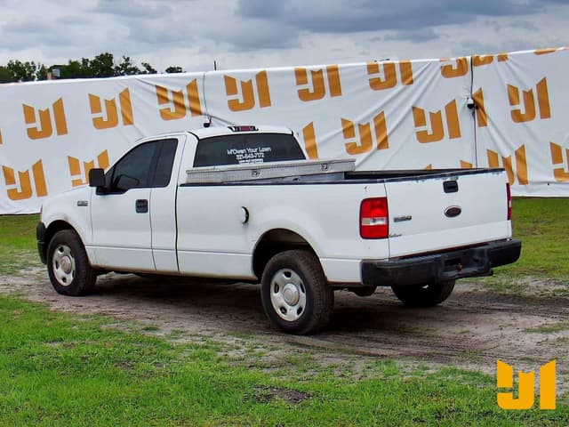 Image of Ford F-150 equipment image 4