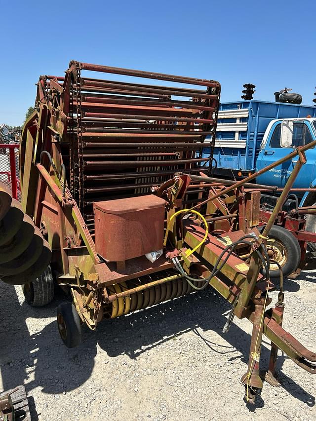 Image of New Holland 850 equipment image 1