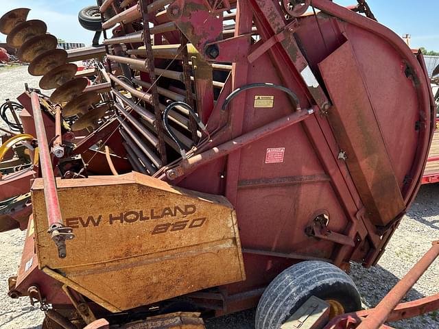 Image of New Holland 850 equipment image 4