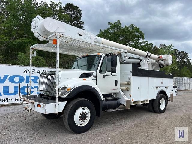 Image of International 7400 equipment image 1