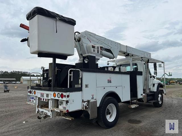 Image of International 7400 equipment image 4