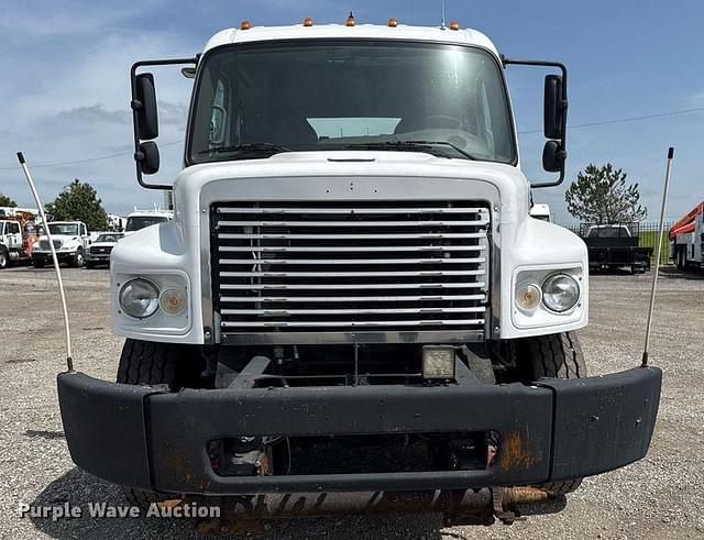 Image of Freightliner Business Class M2 equipment image 1