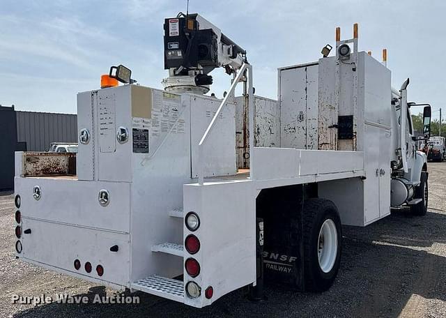Image of Freightliner Business Class M2 equipment image 4