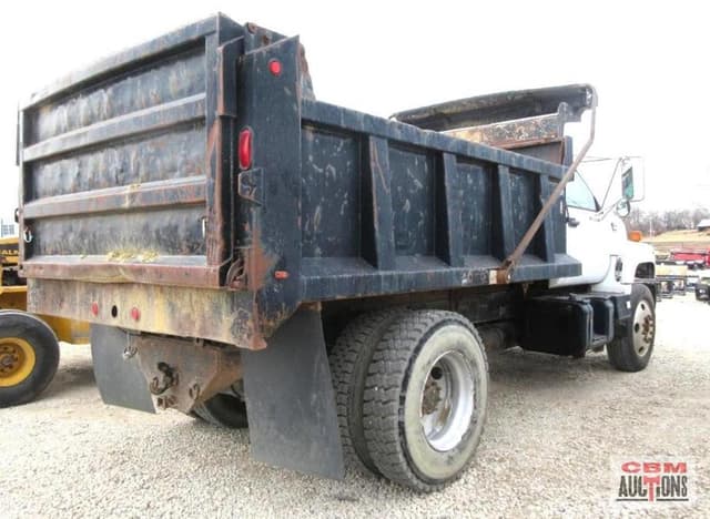 Image of Chevrolet C7500 equipment image 3