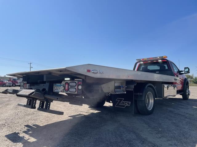 Image of Ford F-550 equipment image 2