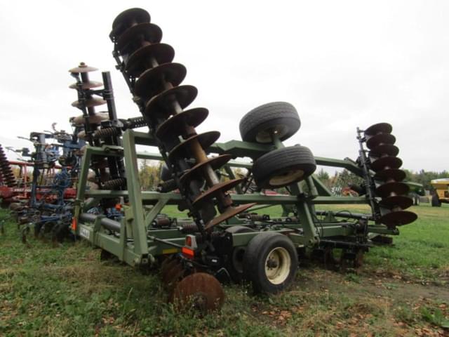 Image of Wishek 862NT equipment image 3