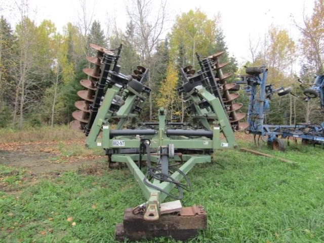 Image of Wishek 862NT equipment image 2