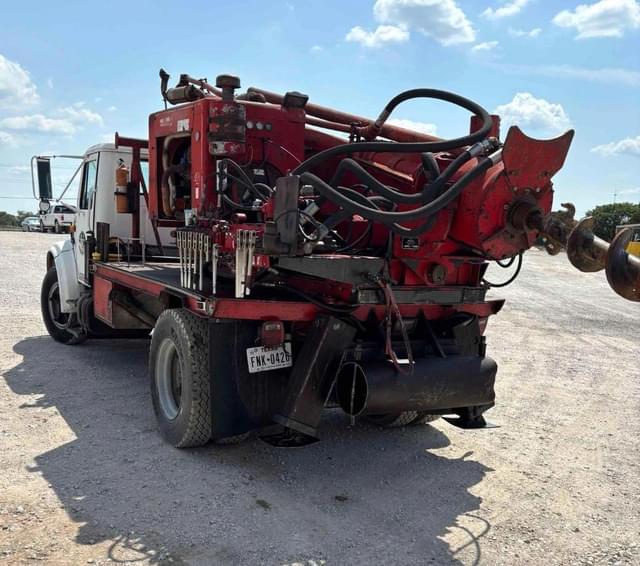 Image of International 4700 equipment image 3