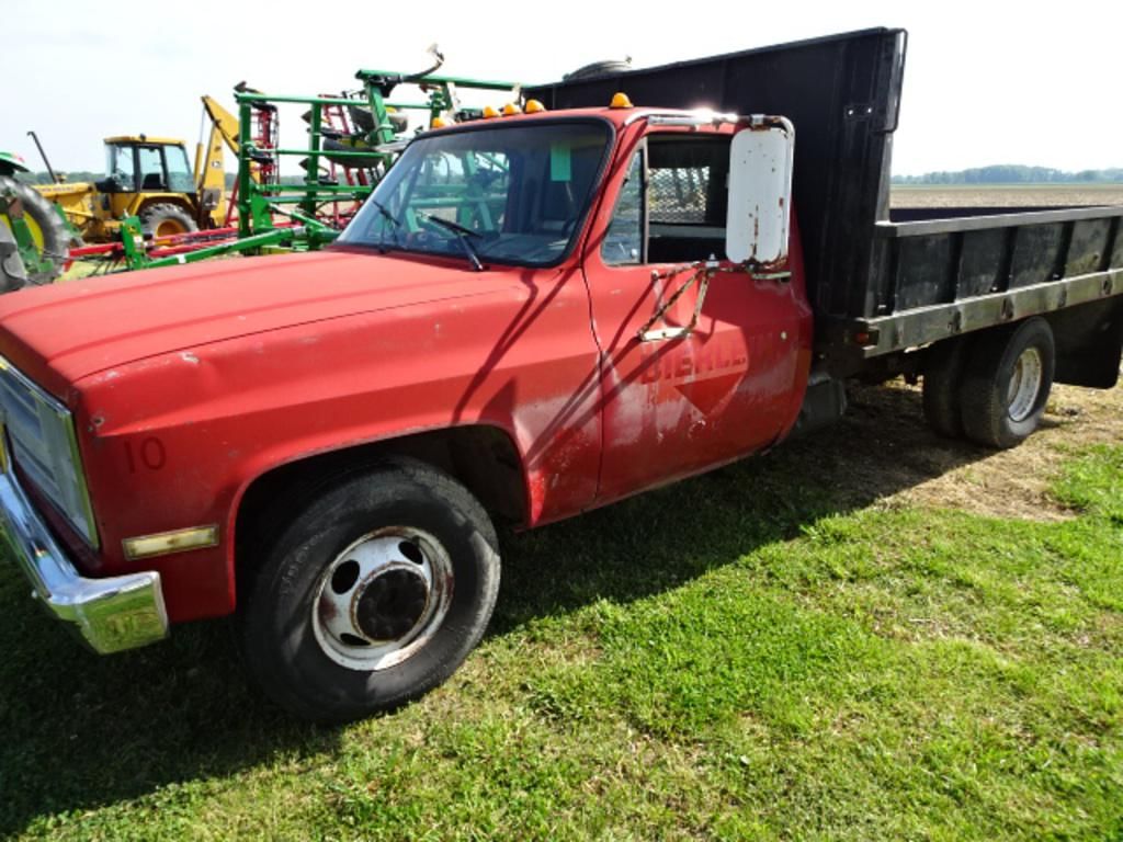 Main image Chevrolet 30