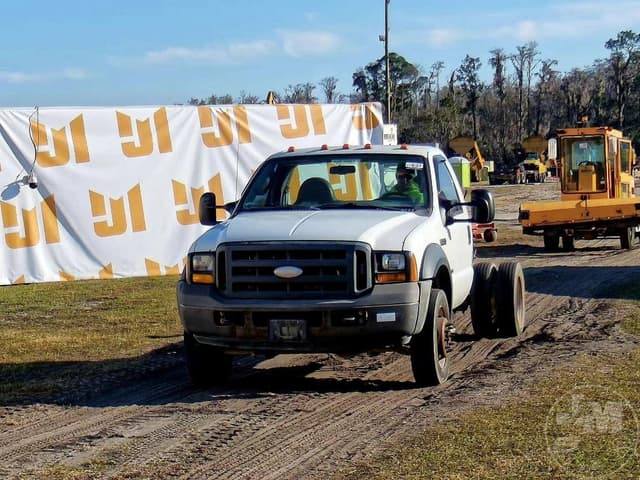 Image of Ford F-550 equipment image 1