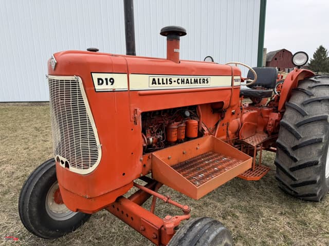 Image of Allis Chalmers D19 equipment image 3