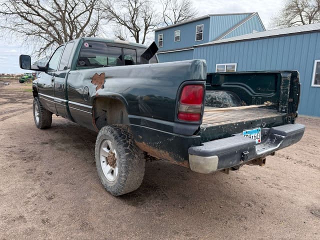 Image of Dodge Ram 2500 equipment image 2
