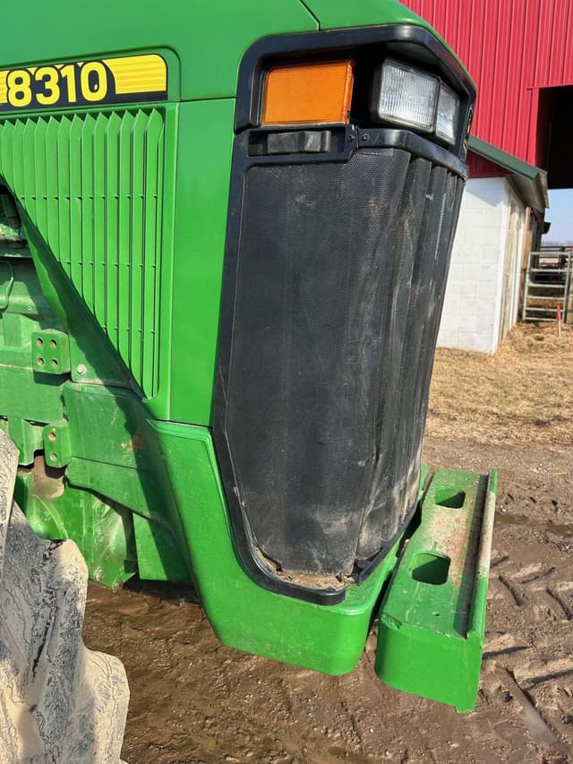 Image of John Deere 8310 equipment image 4