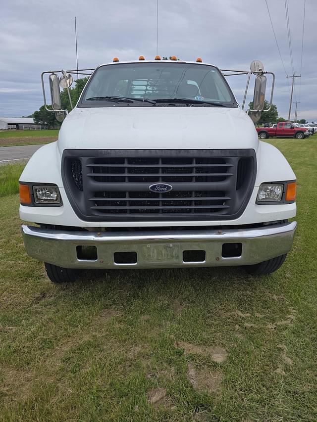 Image of Ford F-650 equipment image 1