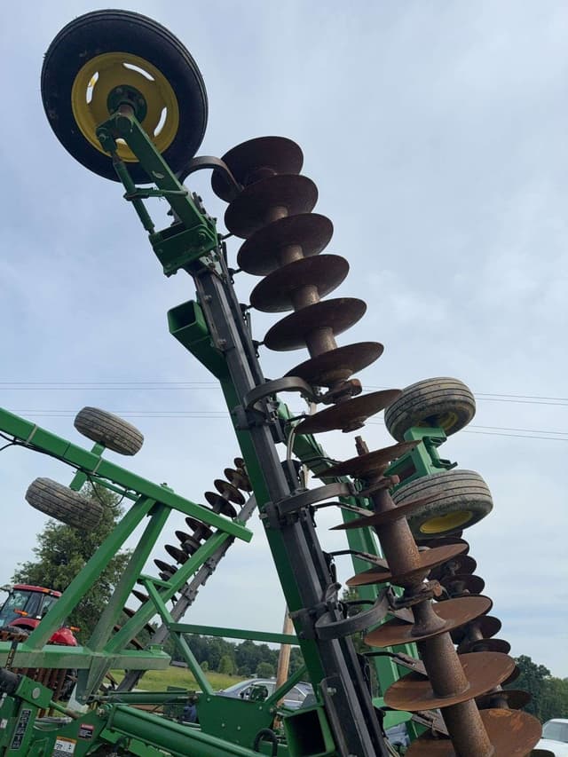 Image of John Deere 637 equipment image 4