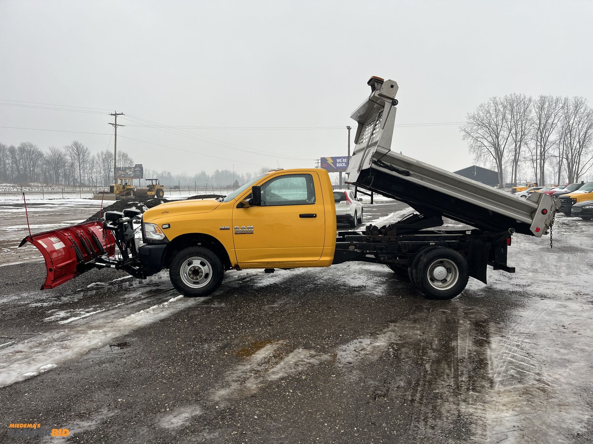2013 Dodge Ram 3500 Equipment Image0