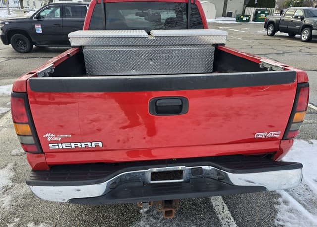 Image of GMC Sierra equipment image 4