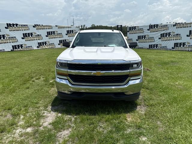 Image of Chevrolet Silverado equipment image 1