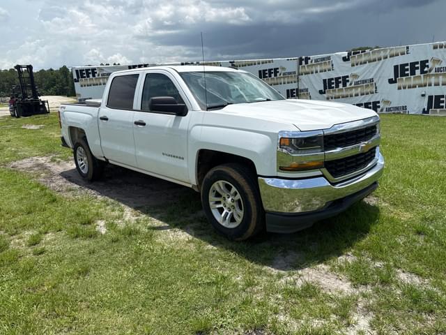 Image of Chevrolet Silverado equipment image 2
