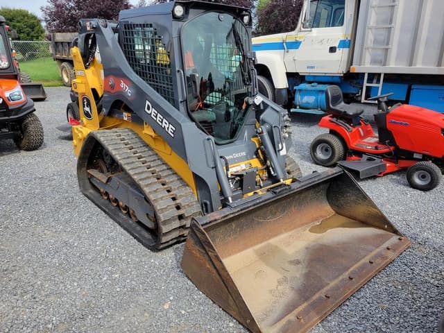 Image of John Deere 317G equipment image 1
