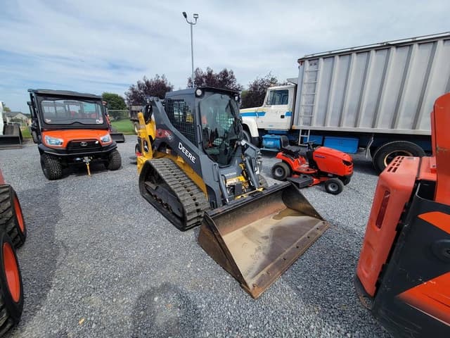 Image of John Deere 317G equipment image 2
