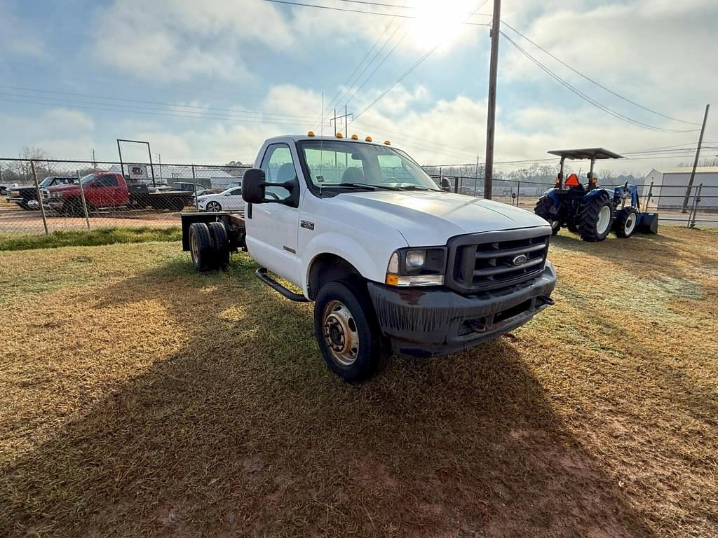 Image of Ford F-550 Primary image