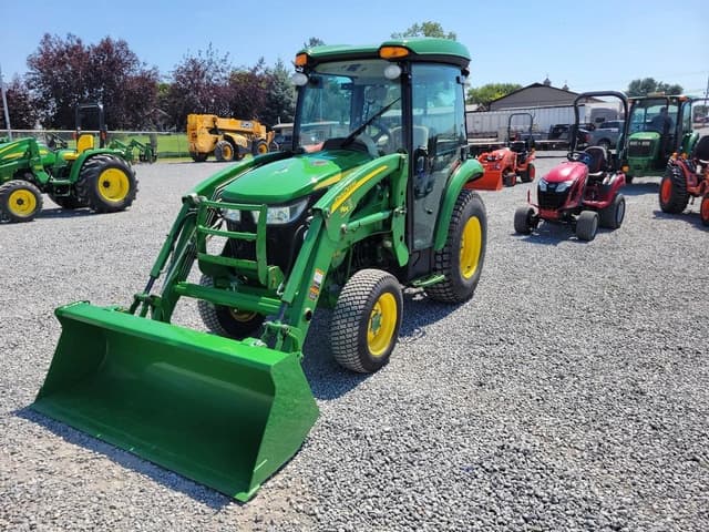 Image of John Deere 3039R equipment image 1