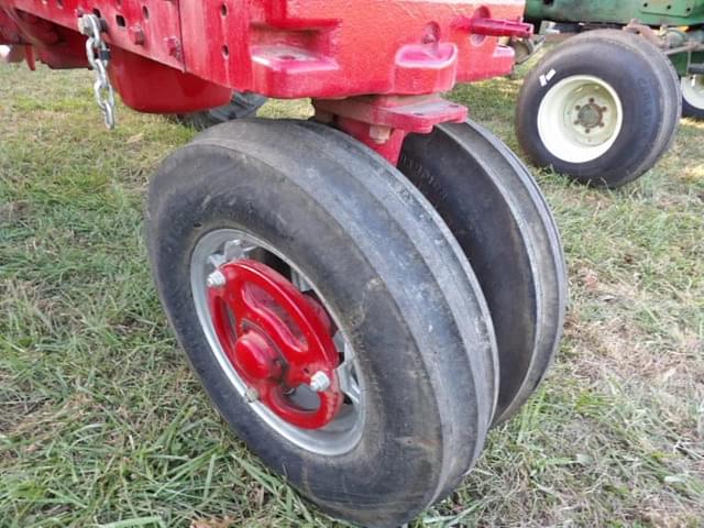 Image of Farmall Super M-TA equipment image 2