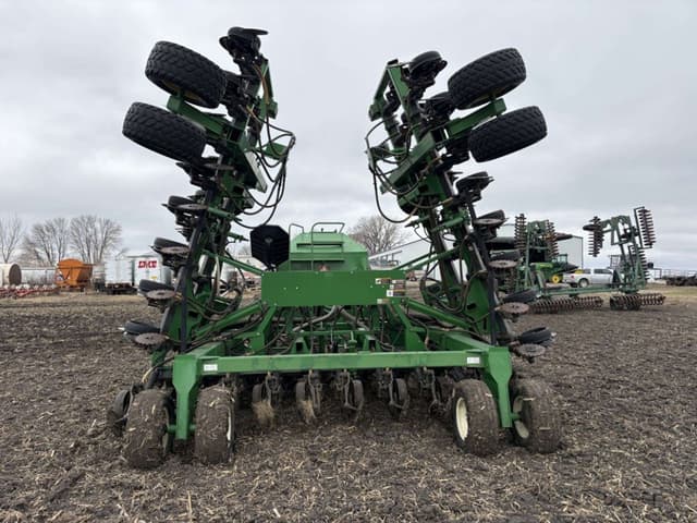 Image of John Deere 787 equipment image 3