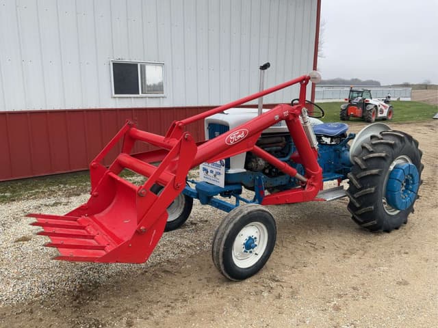 Image of Ford 4000 equipment image 1