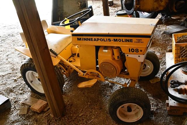 Image of Minneapolis-Moline 108 equipment image 4