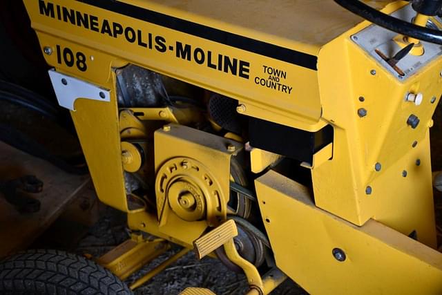 Image of Minneapolis-Moline 108 equipment image 2