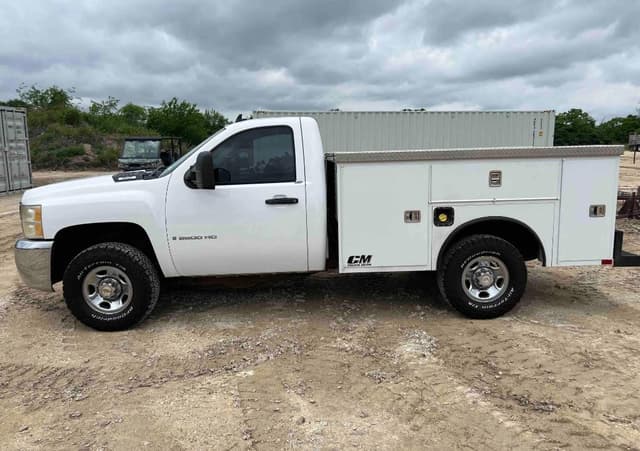 Image of Chevrolet 2500HD equipment image 3