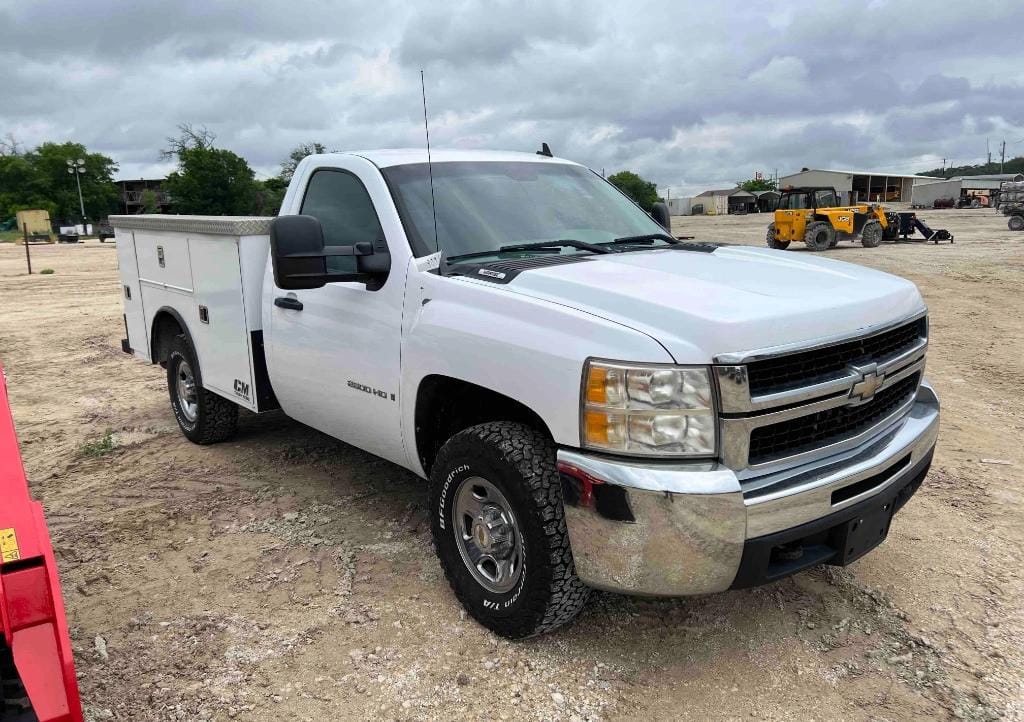 2008 Chevrolet 2500HD Equipment Image0